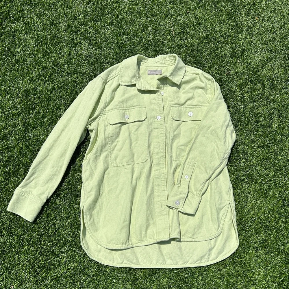 Everlane green button down shirt size Medium - Picture 2 of 5